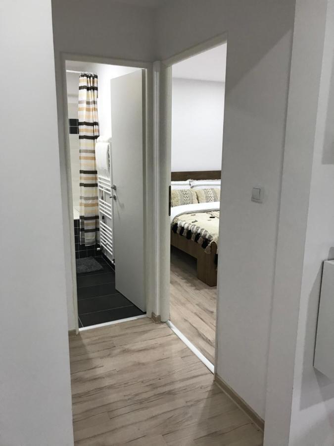 Comfy Apartment - Free Private Parking,Ac,Wi-Fi Carei Eksteriør bilde