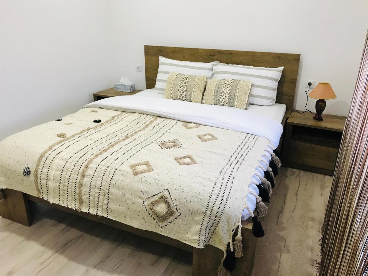 Comfy Apartment - Free Private Parking,Ac,Wi-Fi Carei Eksteriør bilde