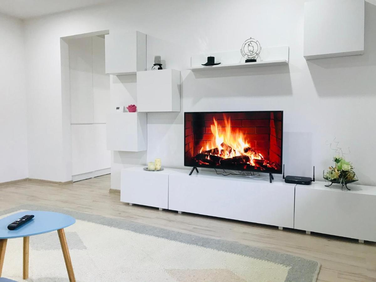 Comfy Apartment - Free Private Parking,Ac,Wi-Fi Carei Eksteriør bilde