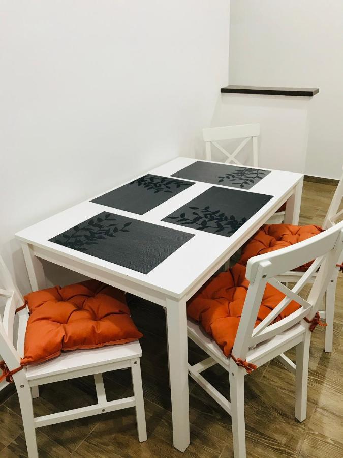 Comfy Apartment - Free Private Parking,Ac,Wi-Fi Carei Eksteriør bilde