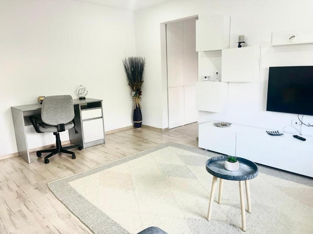 Comfy Apartment - Free Private Parking,Ac,Wi-Fi Carei Eksteriør bilde